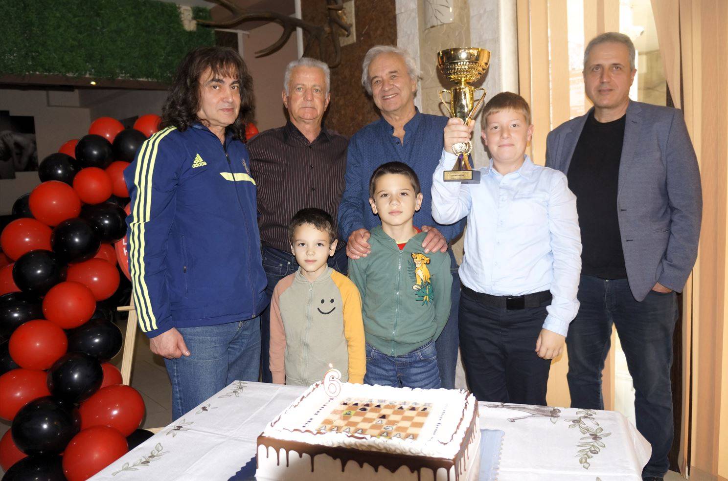 Капитанът на представителния отбор на ШК Локомотив - Мездра ССМ Тошко Кирков спечели турнира Купа 